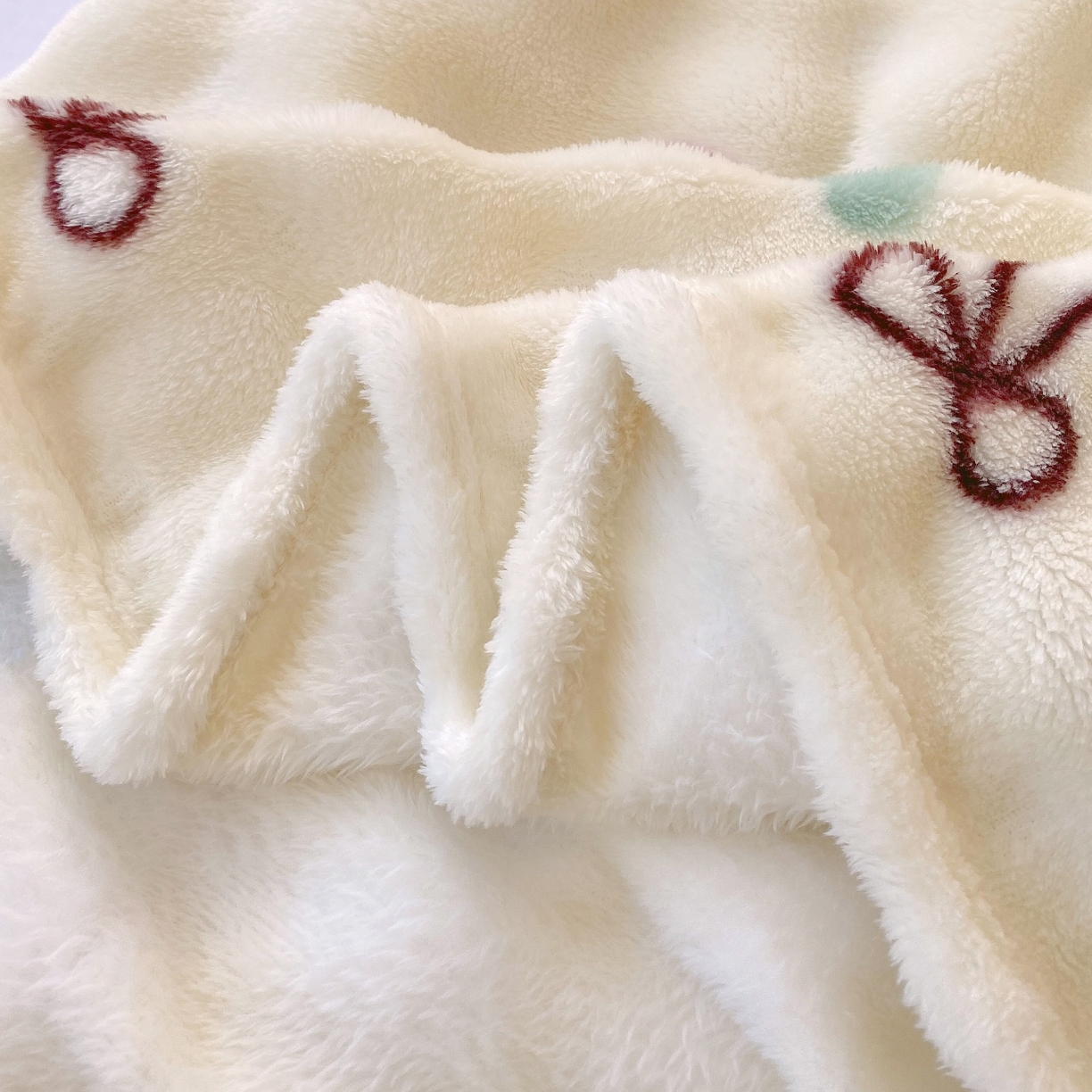 91家纺网 家纺一手货源 找家纺 悦织湾家纺 2025新款炫彩仿兔毛绒泡泡绒牛奶绒法兰绒毛毯休闲毯沙发盖毯跨境外贸出口专供 温馨