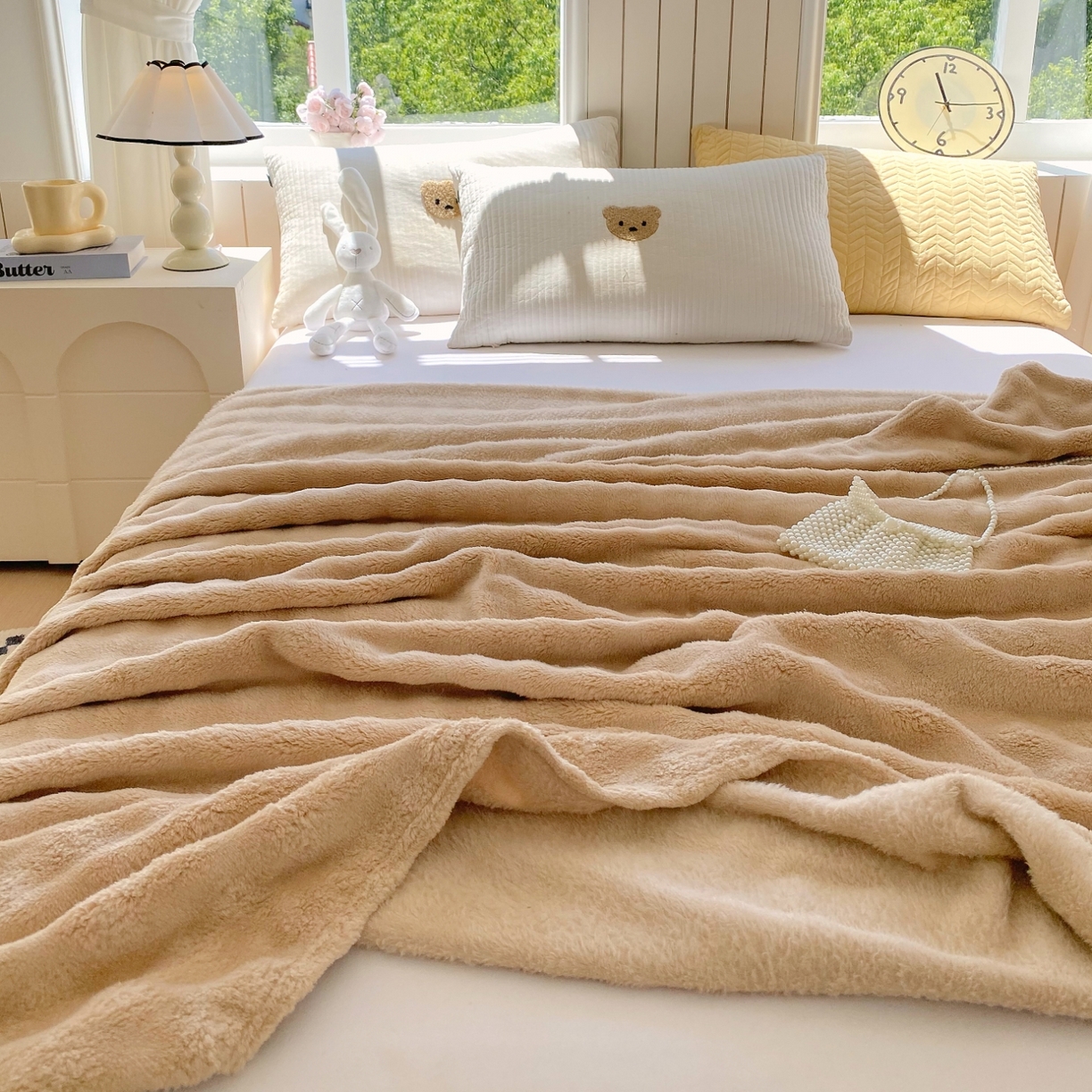 91家纺网 家纺一手货源 找家纺 悦织湾家纺 2025新款炫彩仿兔毛绒泡泡绒牛奶绒法兰绒毛毯休闲毯沙发盖毯跨境外贸出口专供 香槟色