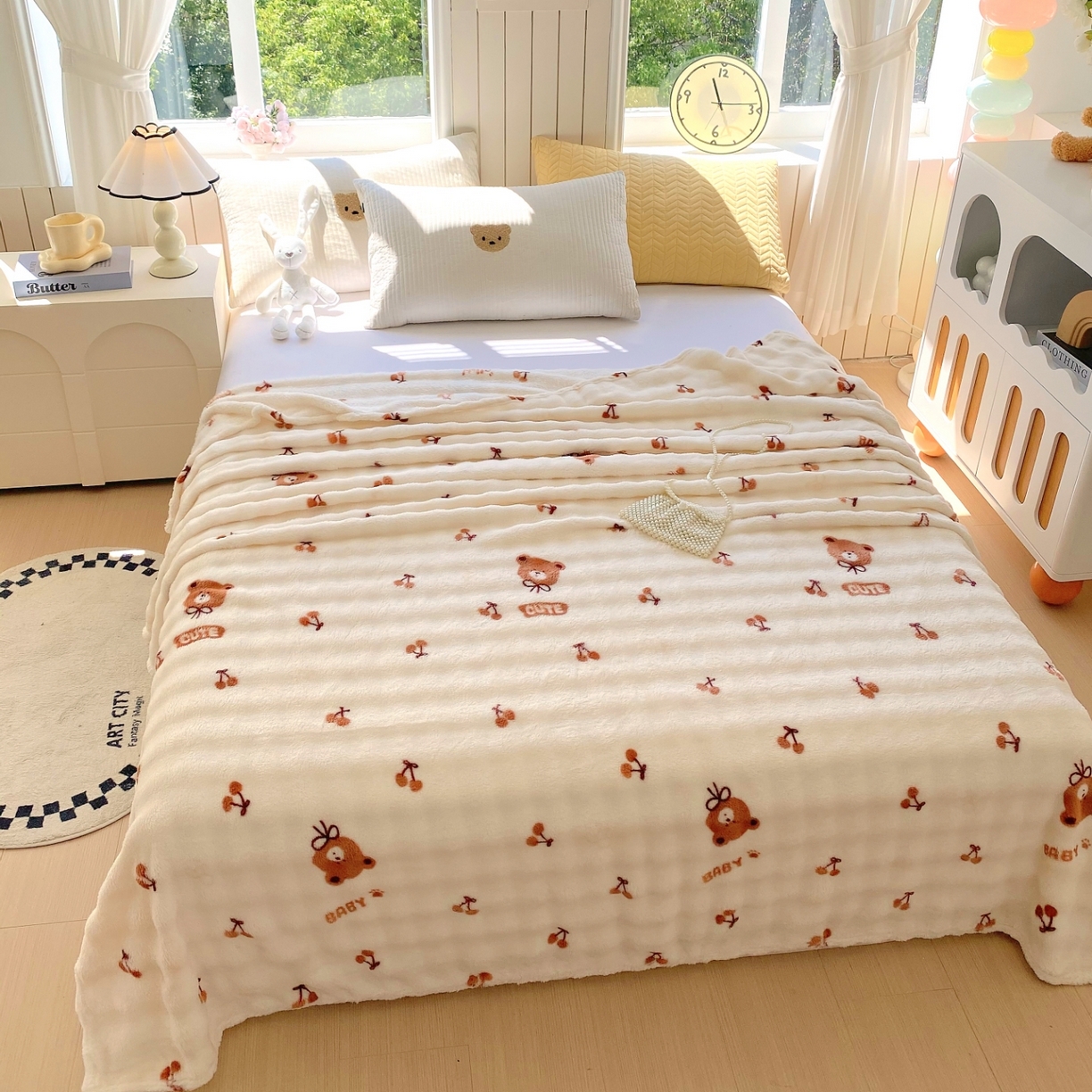 91家纺网 家纺一手货源 找家纺 悦织湾家纺 2025新款炫彩仿兔毛绒泡泡绒牛奶绒法兰绒毛毯休闲毯沙发盖毯跨境外贸出口专供 樱桃小熊