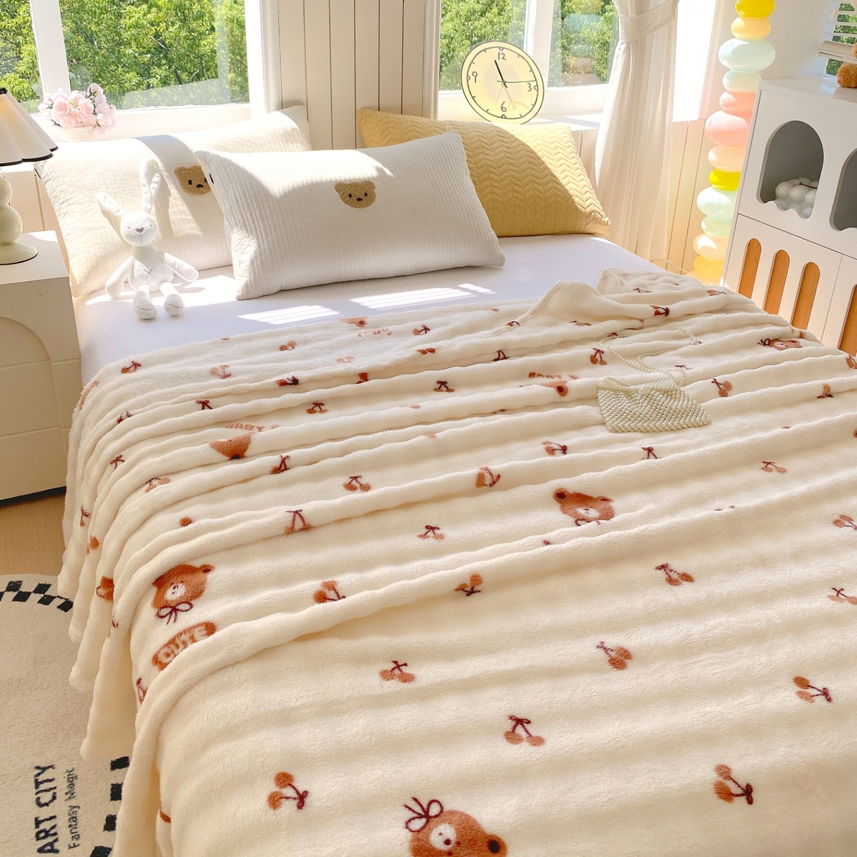 91家纺网 家纺一手货源 找家纺 悦织湾家纺 2025新款炫彩仿兔毛绒泡泡绒牛奶绒法兰绒毛毯休闲毯沙发盖毯跨境外贸出口专供 樱桃小熊