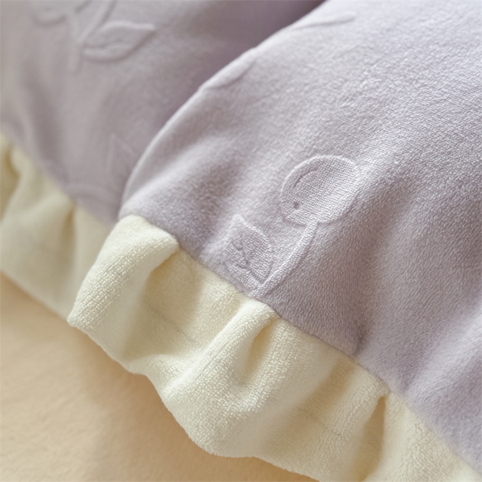 91家纺网 家纺一手货源 找家纺 潘朵拉家纺 2025高克重雕花绒樱桃琥珀系列牛奶绒四件套 樱桃琥珀紫