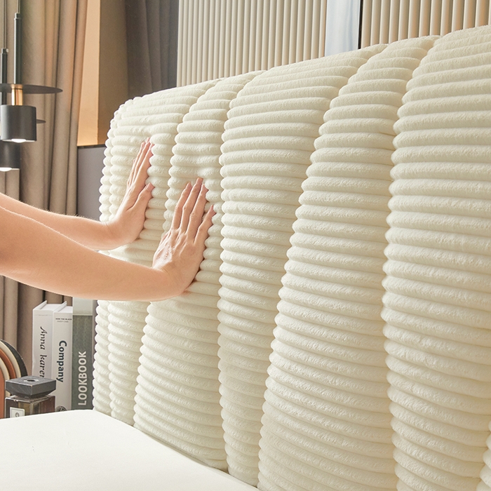 91家纺网 家纺一手货源 找家纺 （总）情恒家纺 2025新款兔兔绒抽条加厚床头罩