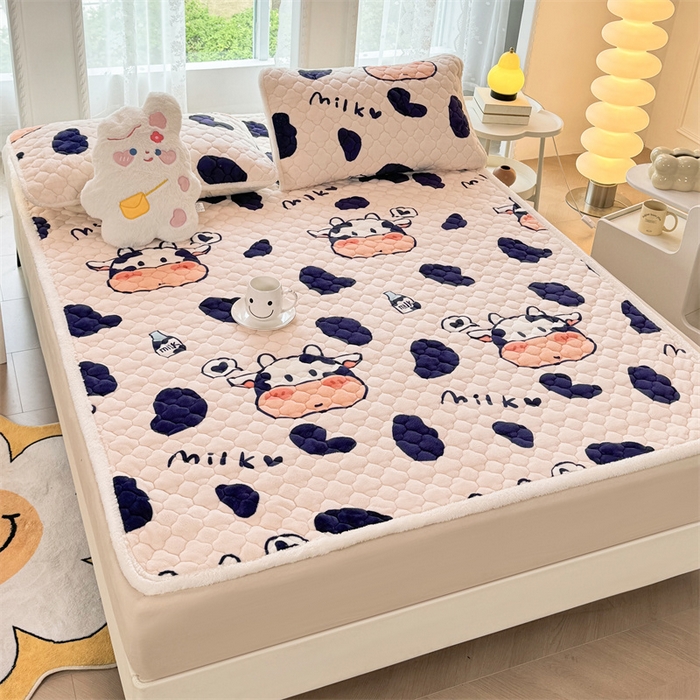 91家纺网 家纺一手货源 找家纺 优选 2025热款外贸跨境电商热销款冬季加厚牛奶绒印花床垫床垫学生单人宿舍上下铺 可爱奶牛