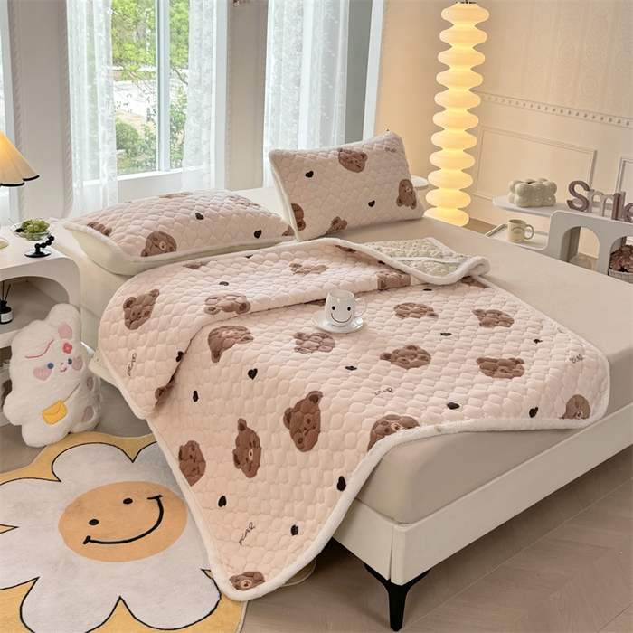 91家纺网 家纺一手货源 找家纺 优选 2025热款外贸跨境电商热销款冬季加厚牛奶绒印花床垫床垫学生单人宿舍上下铺 梦梦熊