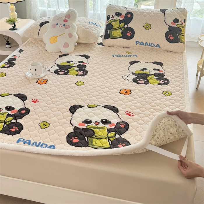 91家纺网 家纺一手货源 找家纺 优选 2025热款外贸跨境电商热销款冬季加厚牛奶绒印花床垫床垫学生单人宿舍上下铺 可爱熊猫