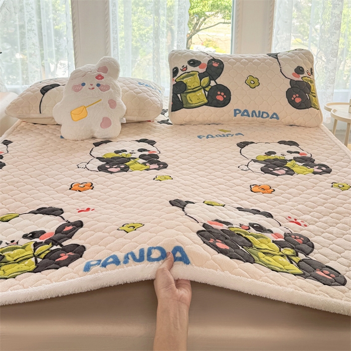 91家纺网 家纺一手货源 找家纺 优选 2025热款外贸跨境电商热销款冬季加厚牛奶绒印花床垫床垫学生单人宿舍上下铺 可爱熊猫