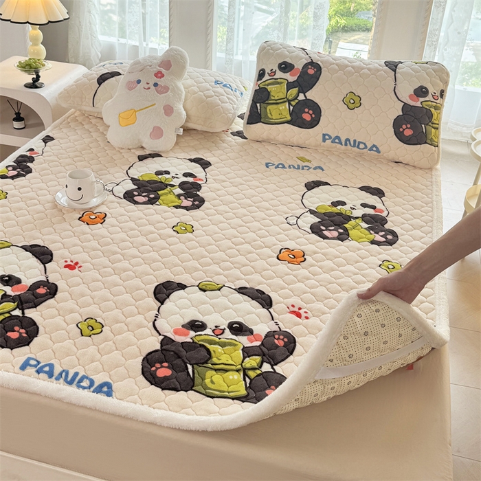 91家纺网 家纺一手货源 找家纺 优选 2025热款外贸跨境电商热销款冬季加厚牛奶绒印花床垫床垫学生单人宿舍上下铺 可爱熊猫