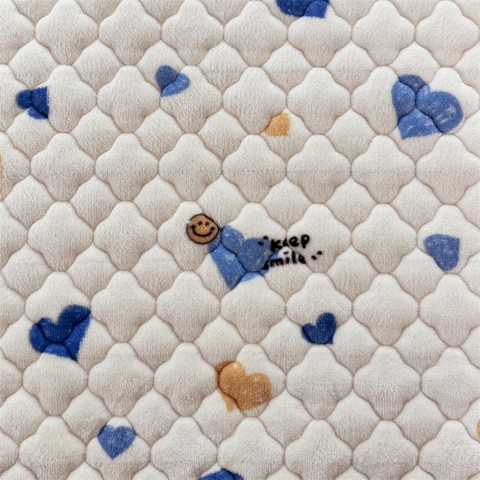 91家纺网 家纺一手货源 找家纺 优选 2025热款外贸跨境电商热销款冬季加厚牛奶绒印花床垫床垫学生单人宿舍上下铺 爱心点点