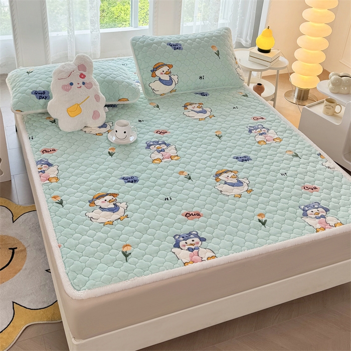 91家纺网 家纺一手货源 找家纺 优选 2025热款外贸跨境电商热销款冬季加厚牛奶绒印花床垫床垫学生单人宿舍上下铺 顽皮小鸭