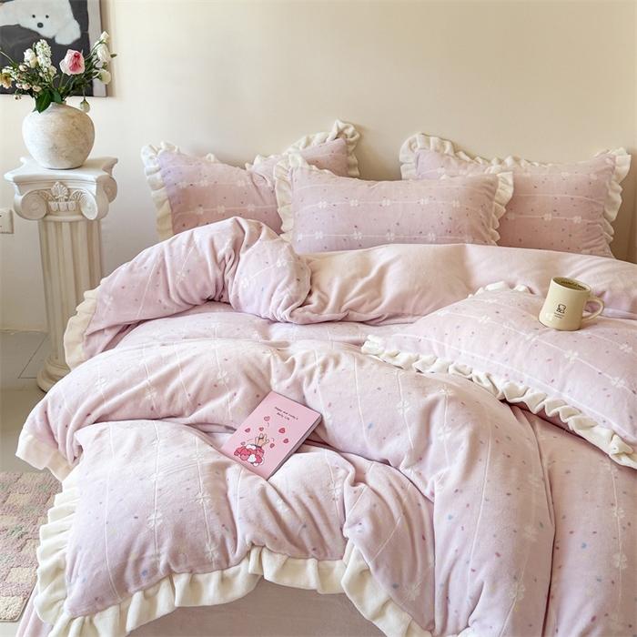 91家纺网 家纺一手货源 找家纺 （总）潘朵拉家纺 2025立体着色雕花系列牛奶绒四件套