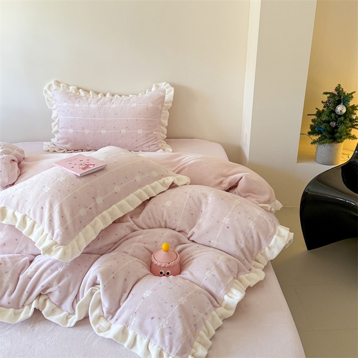 91家纺网 家纺一手货源 找家纺 （总）潘朵拉家纺 2025立体着色雕花系列牛奶绒四件套