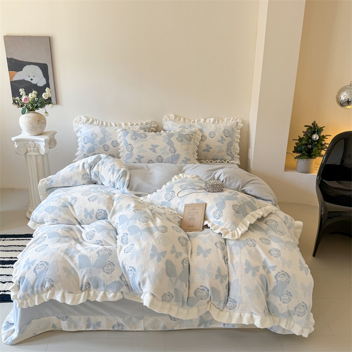 潘朵拉家纺 2025立体着色雕花系列牛奶绒四件套 蓝蝶梦影