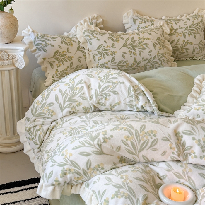 91家纺网 家纺一手货源 找家纺 潘朵拉家纺 2025立体着色雕花系列牛奶绒四件套 叶韵-绿