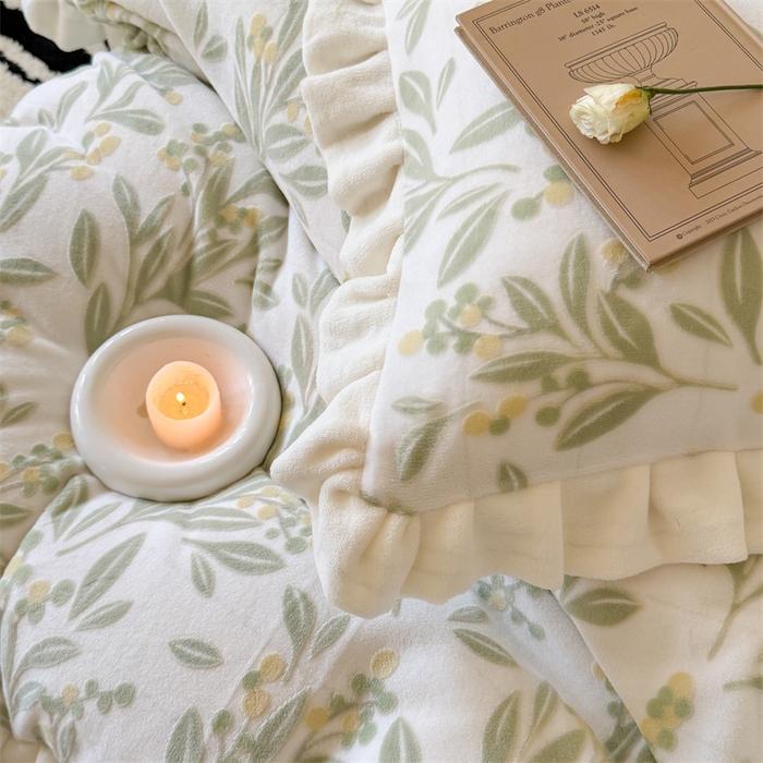 91家纺网 家纺一手货源 找家纺 潘朵拉家纺 2025立体着色雕花系列牛奶绒四件套 叶韵-绿