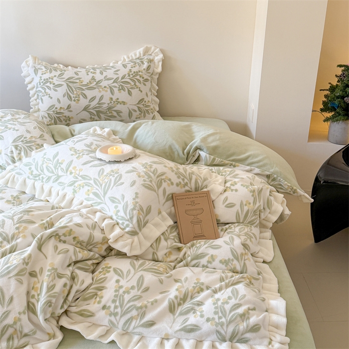 91家纺网 家纺一手货源 找家纺 潘朵拉家纺 2025立体着色雕花系列牛奶绒四件套 叶韵-绿