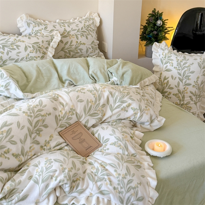91家纺网 家纺一手货源 找家纺 潘朵拉家纺 2025立体着色雕花系列牛奶绒四件套 叶韵-绿