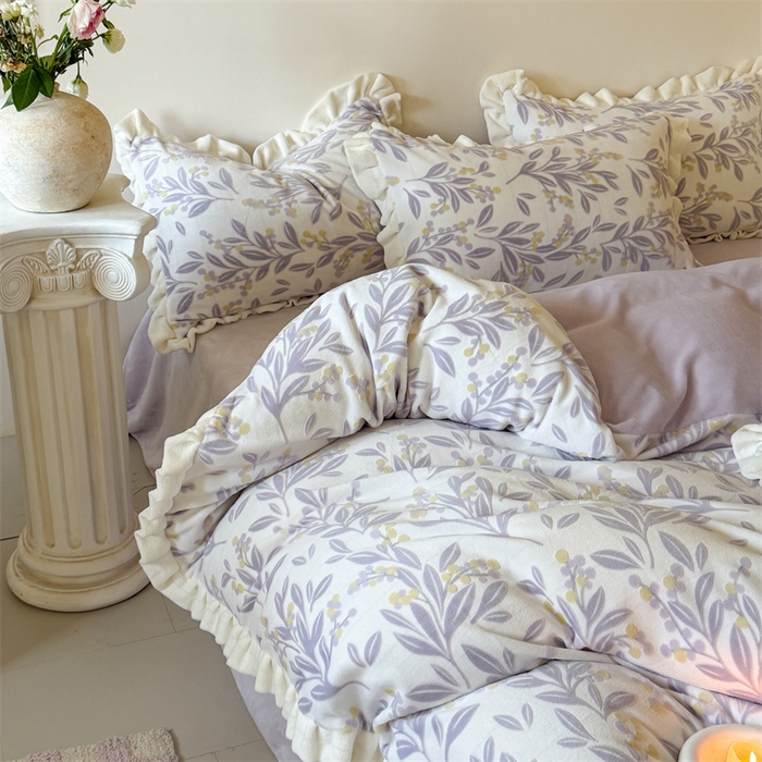 91家纺网 家纺一手货源 找家纺 潘朵拉家纺 2025立体着色雕花系列牛奶绒四件套 叶韵-紫