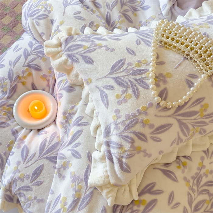 91家纺网 家纺一手货源 找家纺 潘朵拉家纺 2025立体着色雕花系列牛奶绒四件套 叶韵-紫