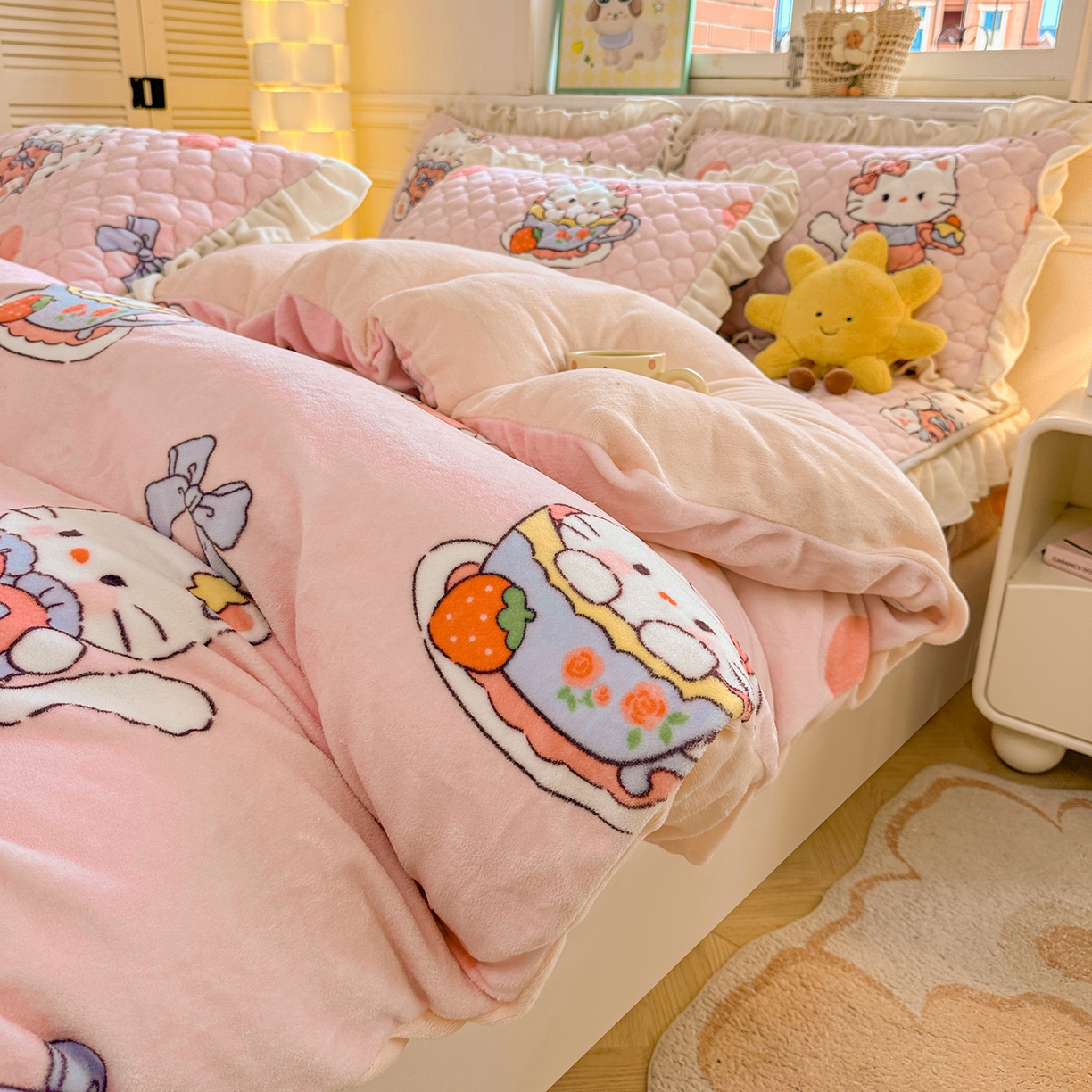 91家纺网 家纺一手货源 找家纺 （总）康纳利 2024新款A类抗菌加厚牛奶绒夹棉花边款床笠看搭配同款四件套提供买家秀