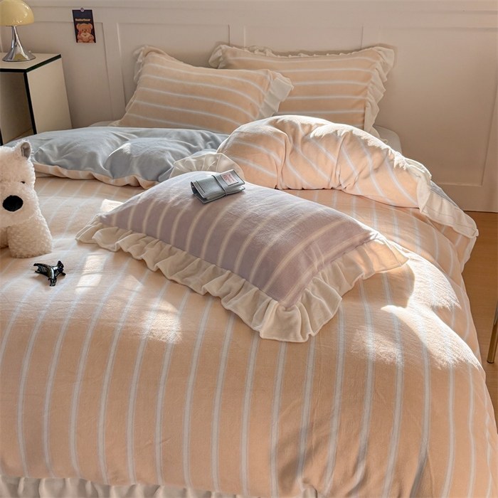 91家纺网 家纺一手货源 找家纺 （总）潘朵拉家纺 2025条纹花边牛奶绒四件套