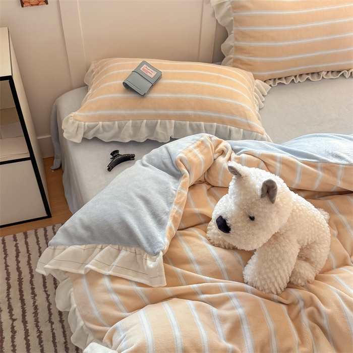 91家纺网 家纺一手货源 找家纺 （总）潘朵拉家纺 2025条纹花边牛奶绒四件套