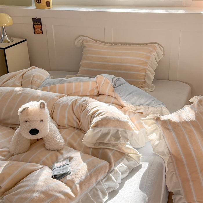 91家纺网 家纺一手货源 找家纺 （总）潘朵拉家纺 2025条纹花边牛奶绒四件套