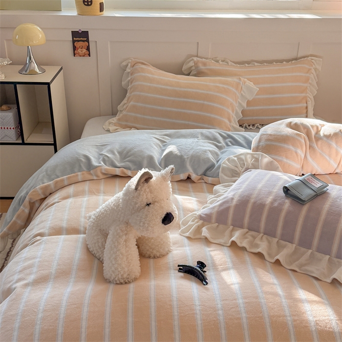 91家纺网 家纺一手货源 找家纺 （总）潘朵拉家纺 2025条纹花边牛奶绒四件套