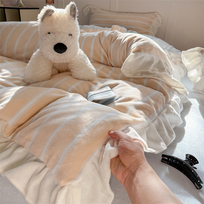 91家纺网 家纺一手货源 找家纺 （总）潘朵拉家纺 2025条纹花边牛奶绒四件套