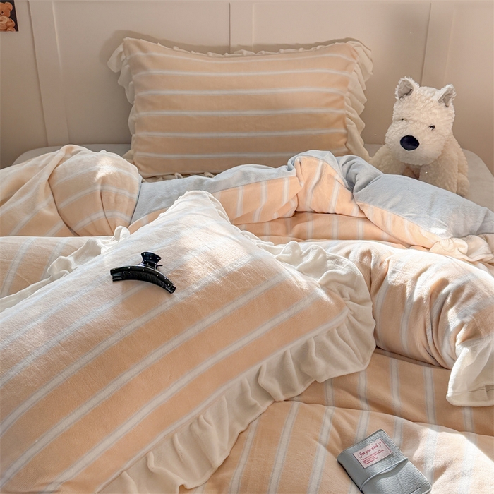 91家纺网 家纺一手货源 找家纺 （总）潘朵拉家纺 2025条纹花边牛奶绒四件套