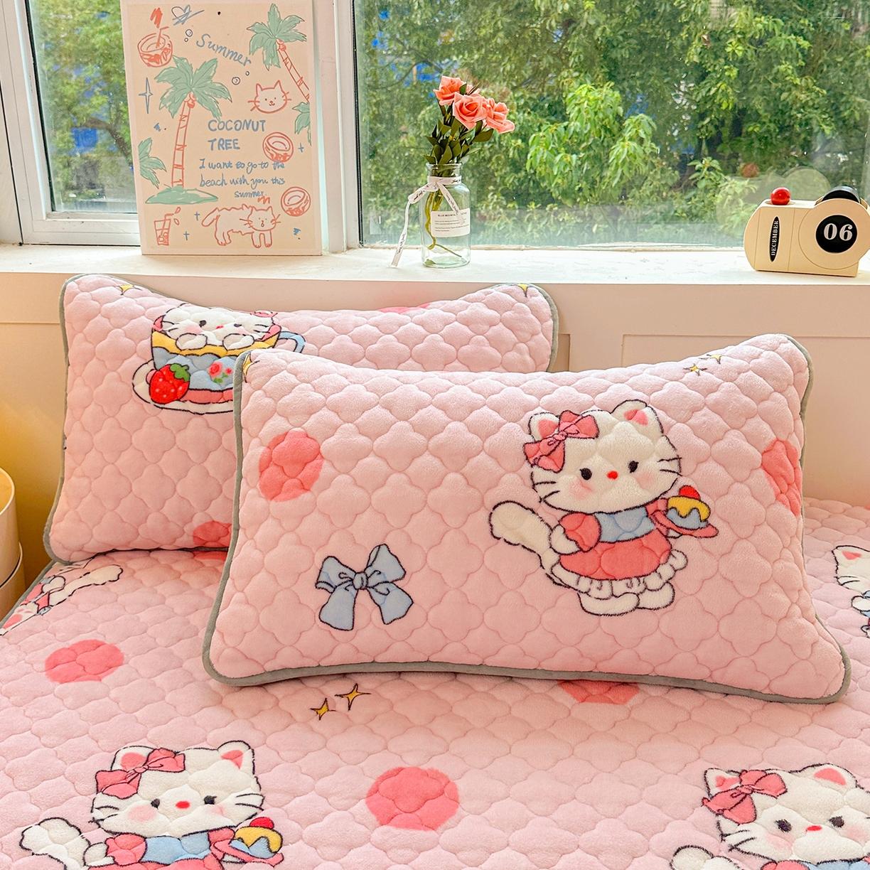 91家纺网 家纺一手货源 找家纺 康纳利 2024新款A类抗菌加厚牛奶绒印花夹棉包边床笠可搭配同款四件套提供买家秀 甜心猫咪