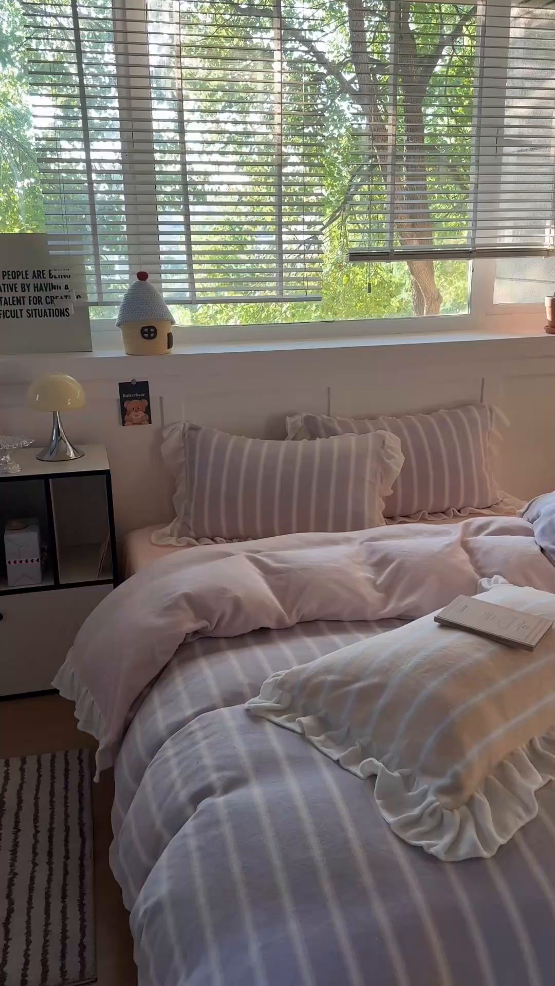 91家纺网 家纺一手货源 找家纺 潘朵拉家纺 2025条纹花边牛奶绒四件套 条纹曲-紫粉