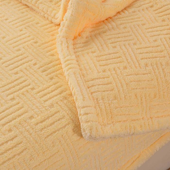 91家纺网 家纺一手货源 找家纺 圣靓 2025新款高克重塔芙绒毯子毛毯 恬梦奶黄