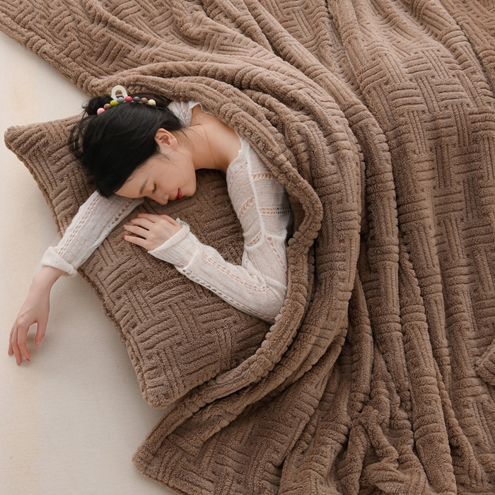 91家纺网 家纺一手货源 找家纺 圣靓 2025新款高克重塔芙绒毯子毛毯 恬梦深咖