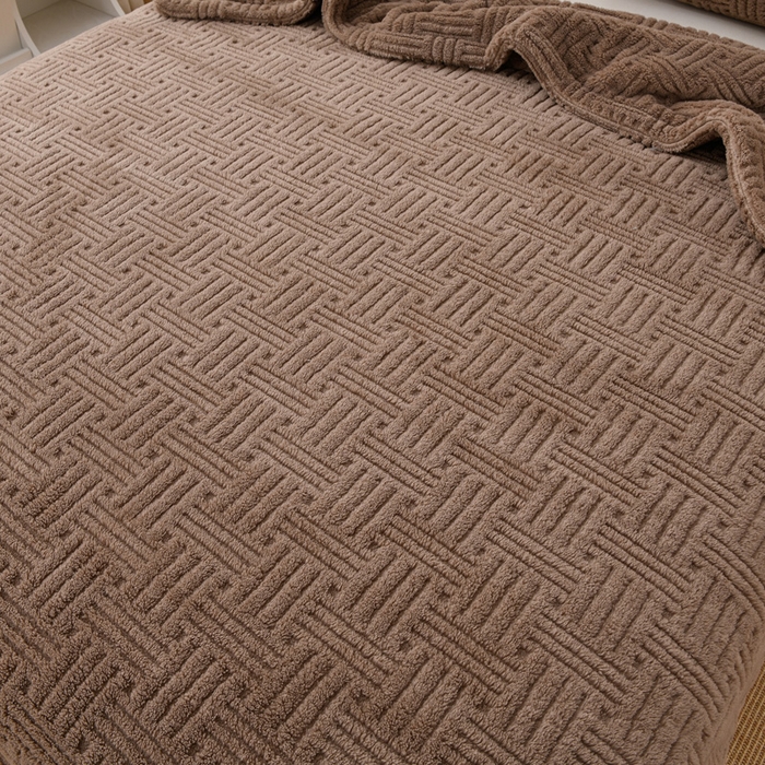 91家纺网 家纺一手货源 找家纺 圣靓 2025新款高克重塔芙绒毯子毛毯 恬梦深咖