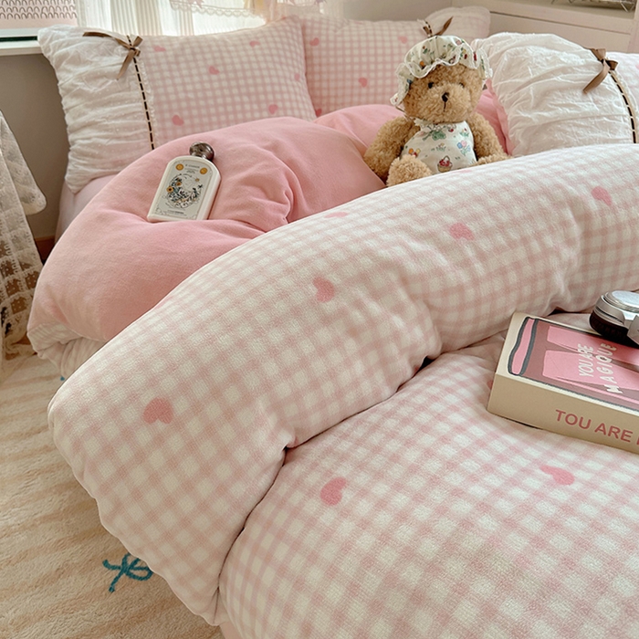 91家纺网 家纺一手货源 找家纺 （总）瑞莱 2025冬季创意花边A类牛奶绒四件套套件