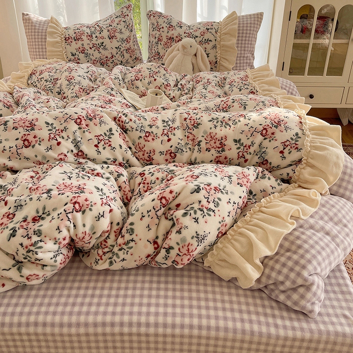 91家纺网 家纺一手货源 找家纺 （总）瑞莱 2025冬季创意花边A类牛奶绒四件套套件