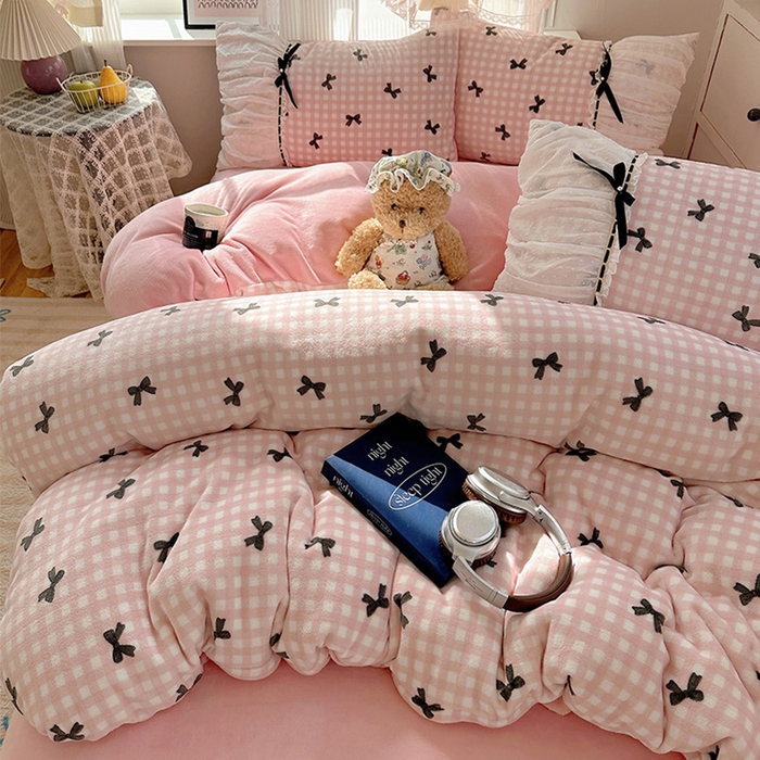 瑞莱 2025冬季创意花边A类牛奶绒四件套套件 粉黑蝴蝶结