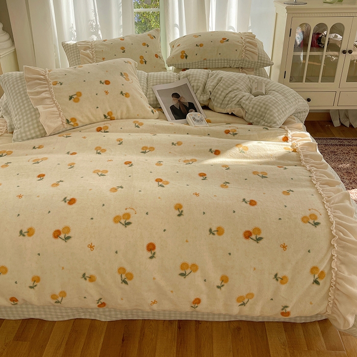 91家纺网 家纺一手货源 找家纺 瑞莱 2025冬季创意花边A类牛奶绒四件套套件 奶油樱桃