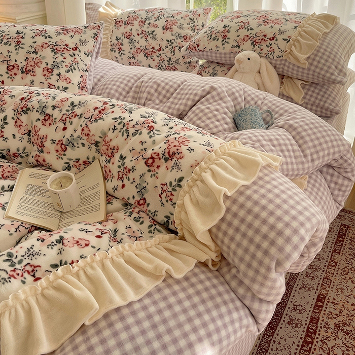 91家纺网 家纺一手货源 找家纺 瑞莱 2025冬季创意花边A类牛奶绒四件套套件 雪中梅