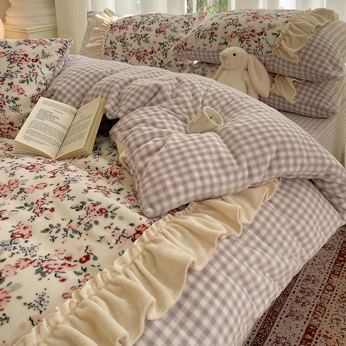 91家纺网 家纺一手货源 找家纺 瑞莱 2025冬季创意花边A类牛奶绒四件套套件 雪中梅