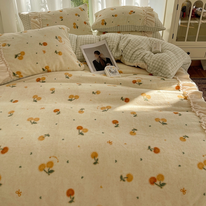 91家纺网 家纺一手货源 找家纺 瑞莱 2025冬季创意花边A类牛奶绒四件套套件 奶油樱桃