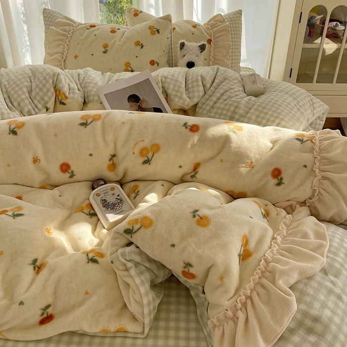 91家纺网 家纺一手货源 找家纺 瑞莱 2025冬季创意花边A类牛奶绒四件套套件 奶油樱桃