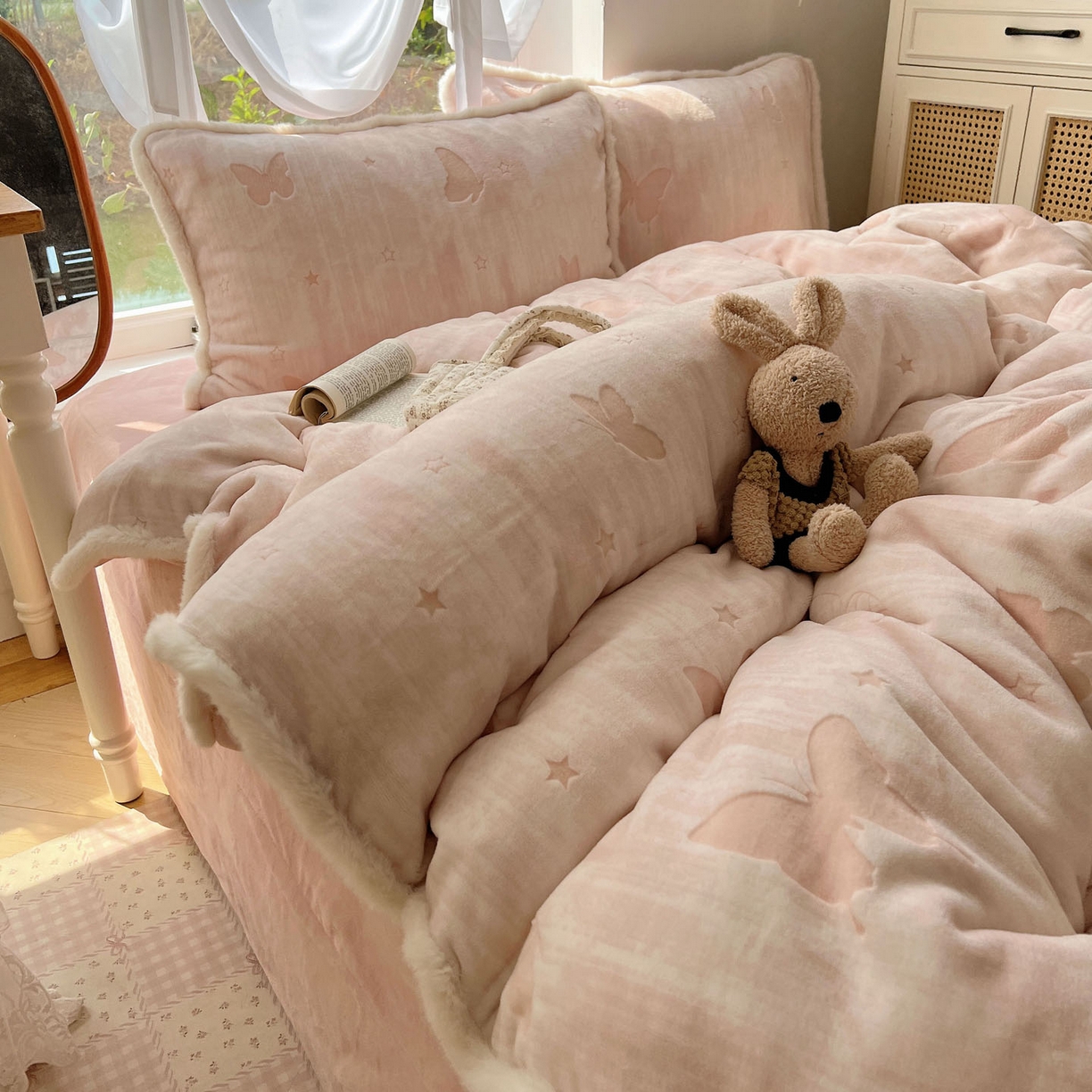 91家纺网 家纺一手货源 找家纺 十里居 2022新款40支13372全棉纯色四件套 魅蓝+奶白