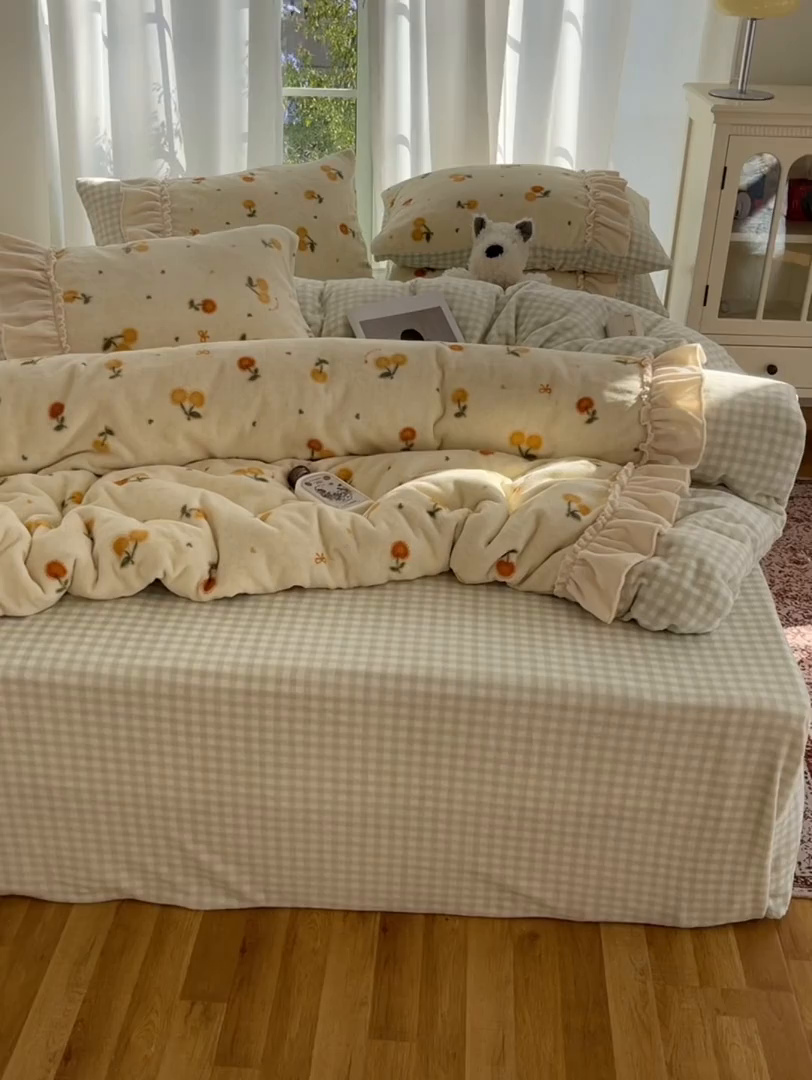 91家纺网 家纺一手货源 找家纺 瑞莱 2025冬季创意花边A类牛奶绒四件套套件 奶油樱桃