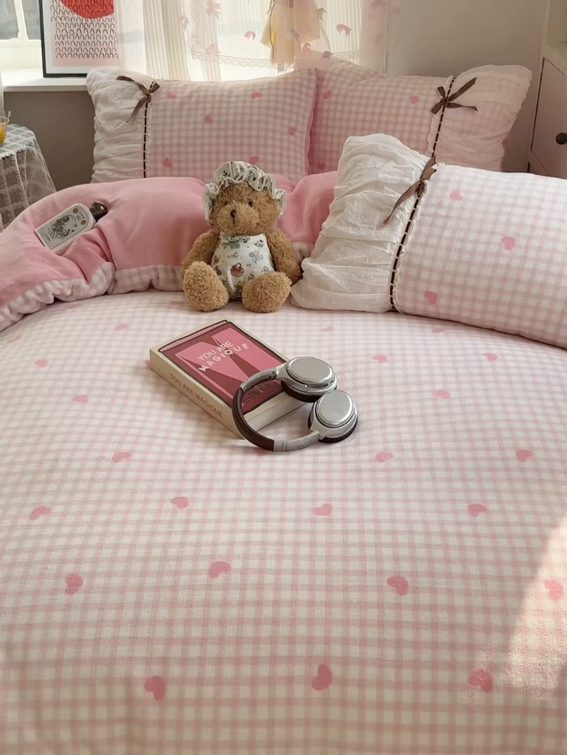 91家纺网 家纺一手货源 找家纺 （总）瑞莱 2025冬季创意花边A类牛奶绒四件套套件