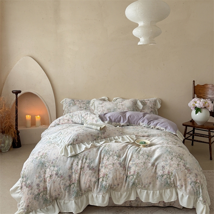 91家纺网 家纺一手货源 找家纺 潘朵拉家纺 2025全消光牛奶绒数码印花款四件套 梦溪花影