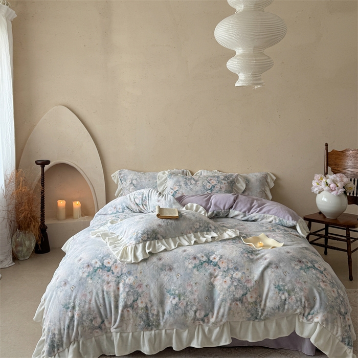 91家纺网 家纺一手货源 找家纺 潘朵拉家纺 2025全消光牛奶绒数码印花款四件套 紫韵幽梦