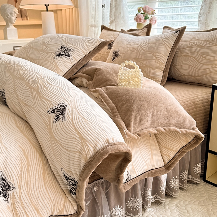 91家纺网 家纺一手货源 找家纺 （总）韩约家纺 2025新款雕花牛奶绒法式床盖款四件套