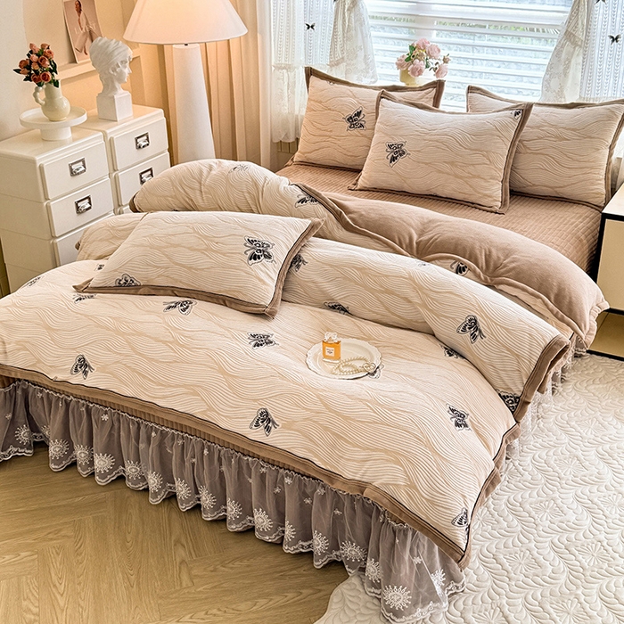 91家纺网 家纺一手货源 找家纺 （总）韩约家纺 2025新款雕花牛奶绒法式床盖款四件套