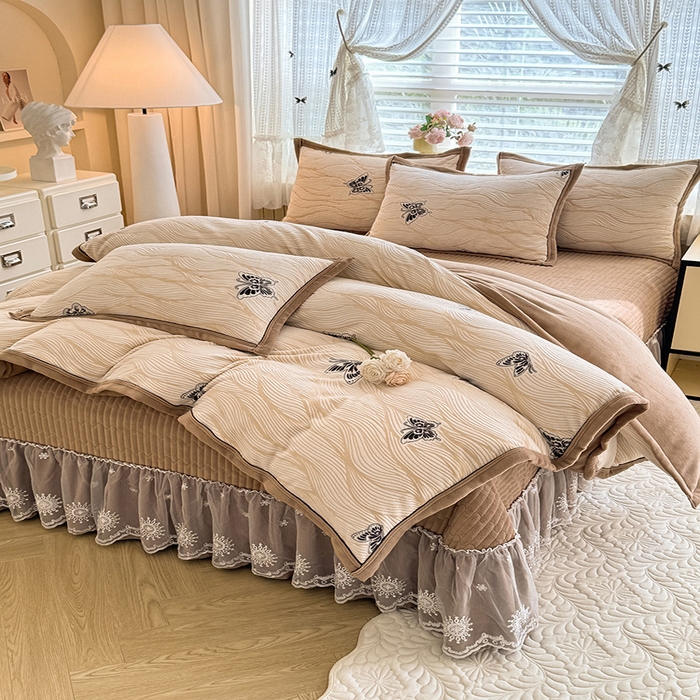 91家纺网 家纺一手货源 找家纺 （总）韩约家纺 2025新款雕花牛奶绒法式床盖款四件套